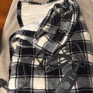 Sunbeam Black and White Checkered Heated Blanket